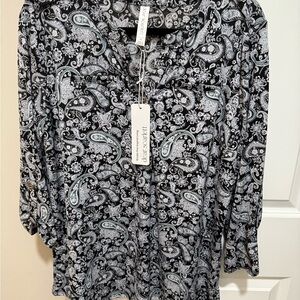 Dear Scarlett wrinkle free Lizzy Luxe Black and Cream Paisley Blouse